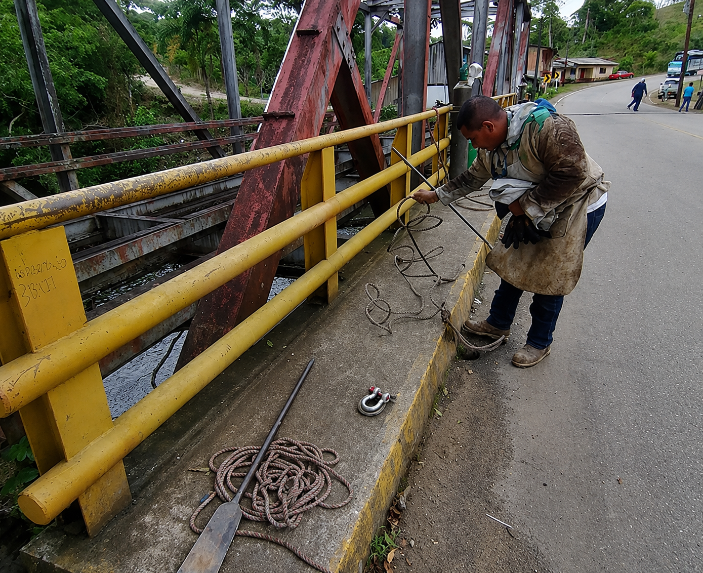 AVANZA apoyó el desmontaje de un puente metálico en la vía La Cumbre – Villagarzón — imagen 3
